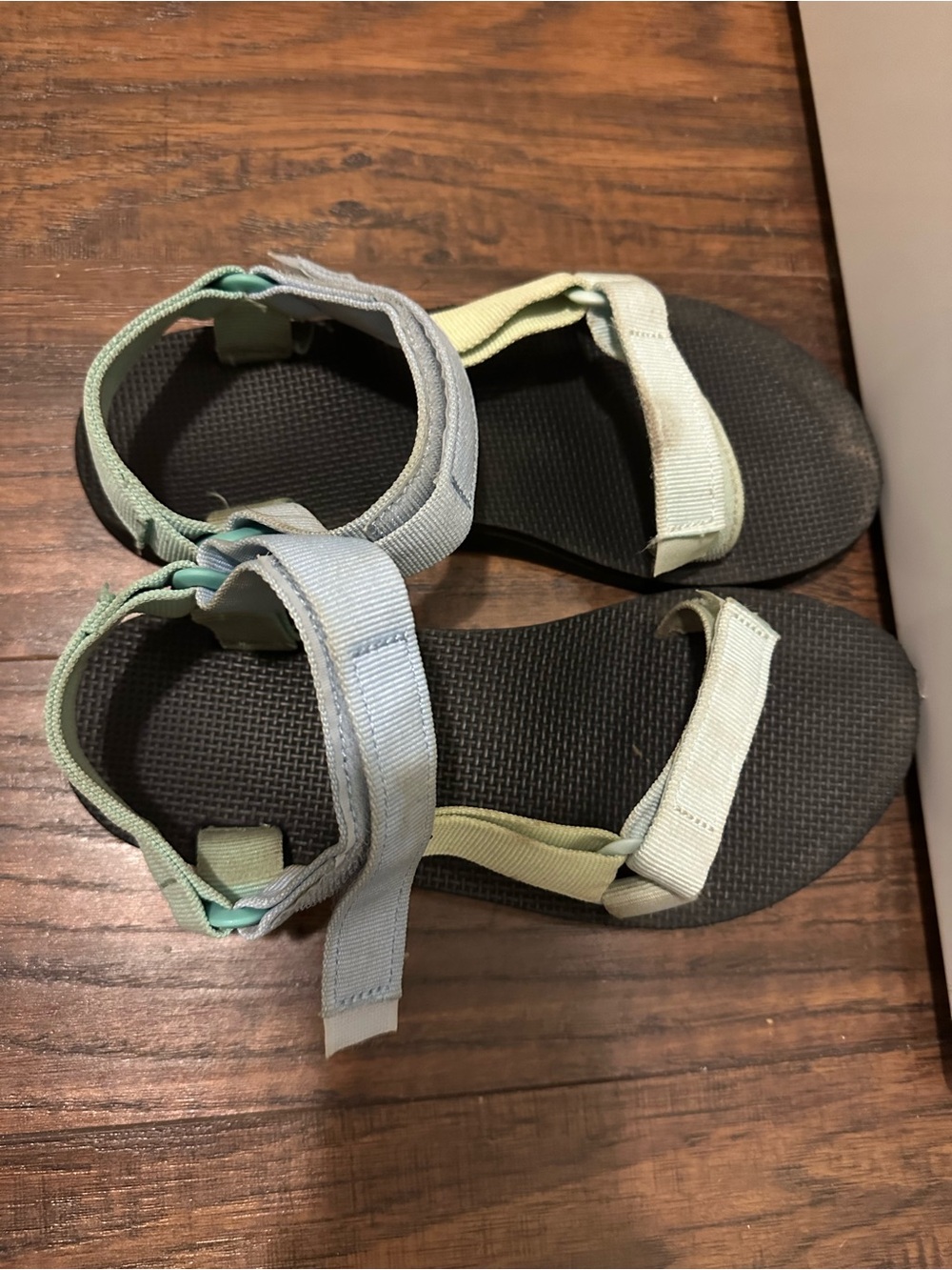 Colorful Teva’s